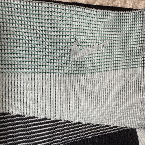 Nike Dri-FIT Colorblock 7” Compression Training Shorts Sz Large Green Black Gray - Picture 6 of 8